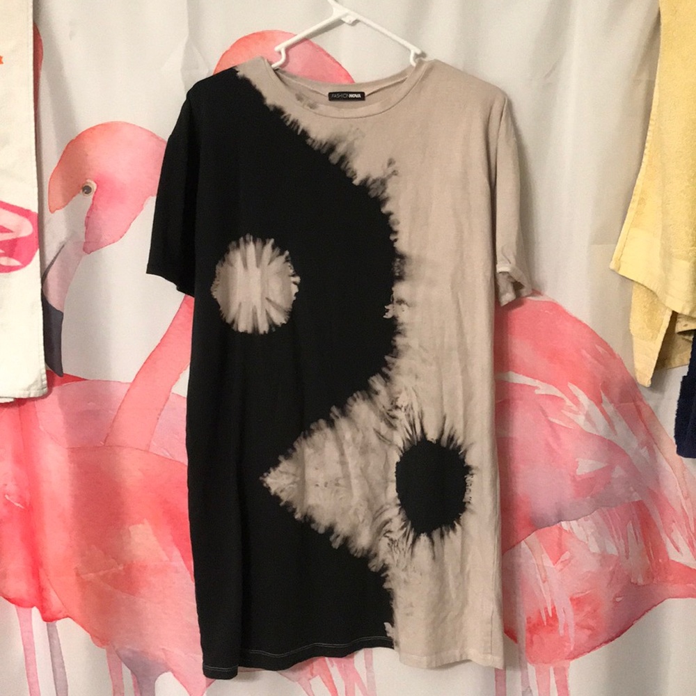 Ying Yang tie dye T-shirt dress NWOT